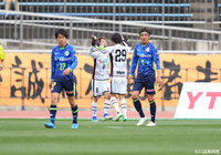 試合終盤に山口がPKを獲得すると、佐々木 匠が落ち着いて沈めリードを奪う【明治安田J2 第10節 山形vs山口】