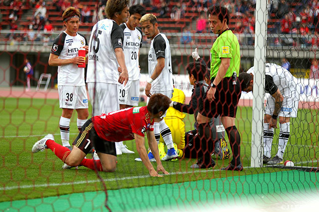 金沢に決定的なチャンスを作られるも、中村 航輔（柏）が懸命に戻り得点を許さない【明治安田Ｊ２ 第10節 金沢vs柏】