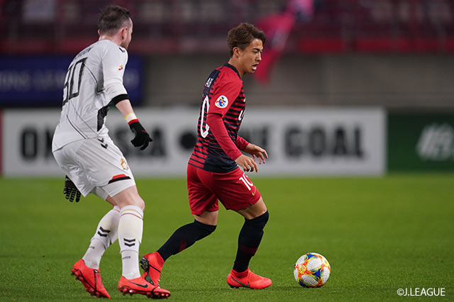 63分に途中出場した安部 裕葵（鹿島）はドリブルや鋭いパスで相手守備陣を崩しにかかる【ACL GS MD4 鹿島vs慶南】