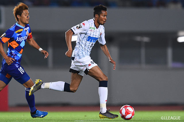 鈴木 武蔵（#9）が2ゴールを奪う活躍を見せ、札幌の勝利に大きく貢献した【ルヴァンカップ GS 第4節 長崎vs札幌】