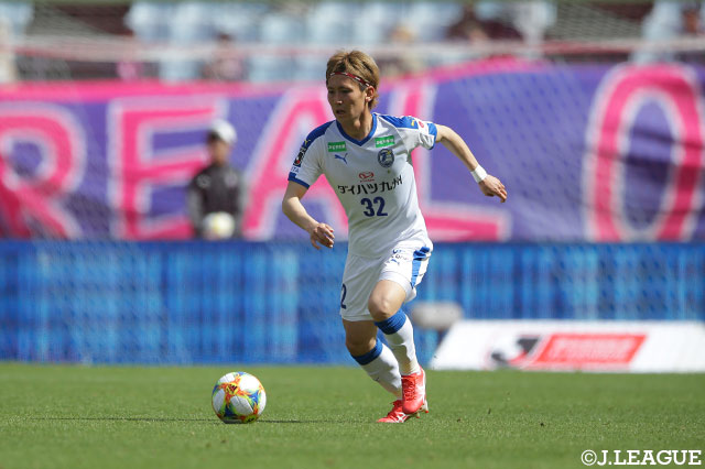 ダブルボランチの一角に入った前田 凌佑（大分）。豊富な運動量で攻守に顔をのぞかせた【明治安田Ｊ１ 第9節 Ｃ大阪vs大分】
