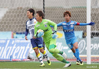 北九州の猛攻を耐え、無失点で試合を終わらせたGK松本 拓也(秋田/#21)【明治安田J3 第7節 秋田vs北九州】