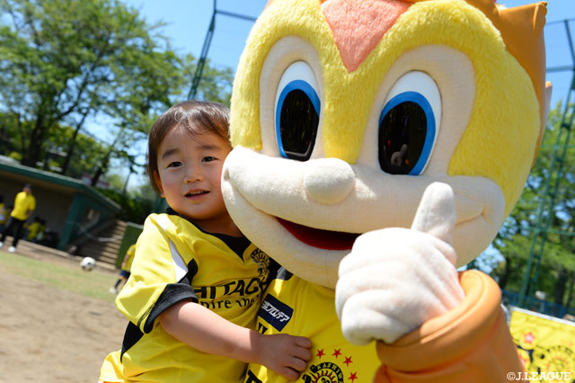 もうすぐ令和！平成最後の試合前にレイくんとハグ！【明治安田Ｊ２ 第11節 柏vs横浜FC】