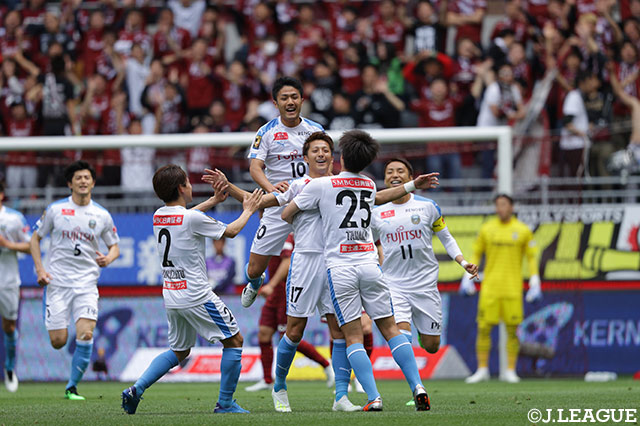 馬渡 和彰（#17）がFKを直接決めて、アウェイの川崎Ｆが先制に成功【明治安田Ｊ１ 第9節 神戸vs川崎Ｆ】