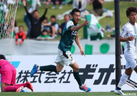 富澤 清太郎がクロスにドンピシャで合わせ、一人少ない相模原が先制に成功!【明治安田J3 第7節 相模原vs讃岐】