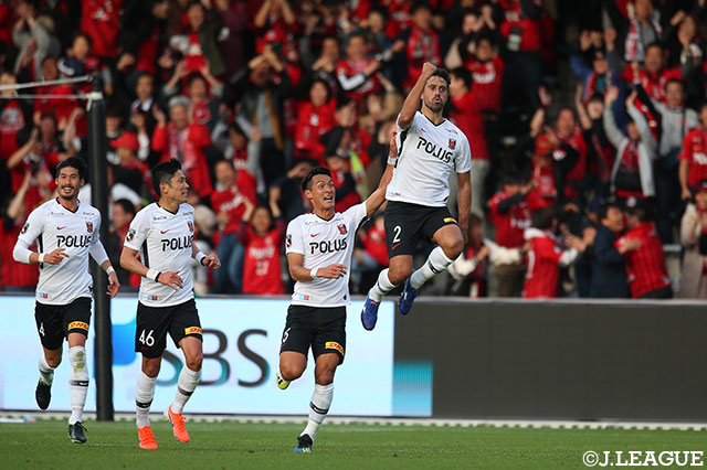 後半28分、セットプレーの流れから最後はマウリシオ（浦和/#2）がゴールに流し込み、先制に成功する【明治安田Ｊ１ 第9節 清水vs浦和】