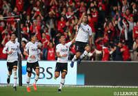 後半28分、セットプレーの流れから最後はマウリシオ(浦和/#2)がゴールに流し込み、先制に成功する【明治安田J1 第9節 清水vs浦和】