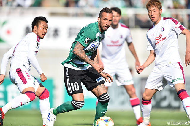 流れを引き寄せたい松本は68分にレアンドロ ペレイラを投入！【明治安田Ｊ１ 第10節 松本vsＣ大阪】