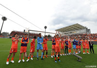 大前 元紀がセットプレーから2点を演出！大宮が劇的な逆転勝利を収め暫定で首位に浮上した【明治安田Ｊ２ 第12節 大宮vs愛媛】