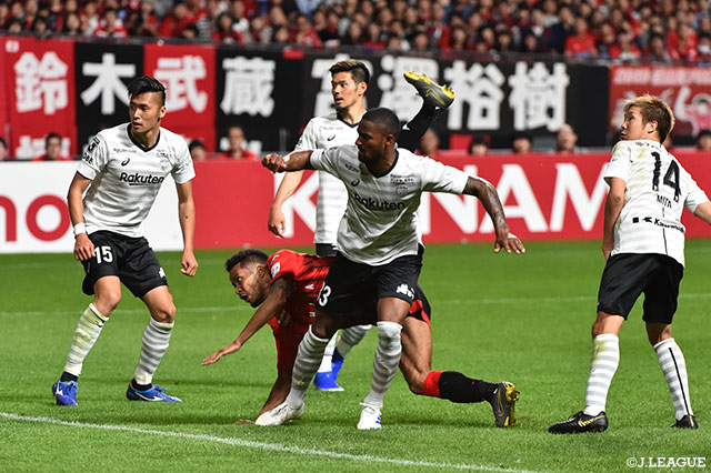 早坂のクロスに鈴木 武蔵が頭で叩きこみ、札幌が怒涛の攻撃で逆転に成功！【明治安田Ｊ１ 第10節 札幌vs神戸】