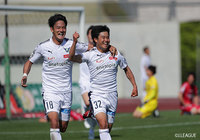 後半AT1分、途中出場の石上 将馬(#32)がグラウンダーのクロスを流し込み、鳥取が逆転に成功【明治安田J3 第8節 福島vs鳥取】