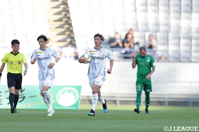 後半34分、香川 勇気（#2）の恩返し弾で長崎が1点を返す！【明治安田Ｊ２ 第12節 東京Ｖvs長崎】