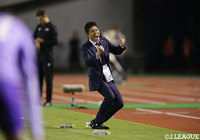 前半に生まれたOGを守り抜き、完封勝利！GSの首位突破を決め、城福 浩監督（広島）のガッツポーズも飛び出した【ACL GS MD5 広島vs広州恒大】