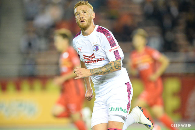 直接FKの先制弾、CKからのアシストと正確なキックでチームに貢献したソウザ（Ｃ大阪）【ルヴァンカップ GS 第5節 名古屋vsＣ大阪】