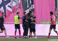 後半20分、水沼 宏太(C大阪)がグラウンダーの鋭いシュートをゴール左のサイドネットに突き刺し、同試合での自身2点目をマーク!【明治安田J1 第11節 C大阪vs横浜FM】