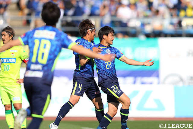 後半32分、坂元 達裕（#27）のヘディングシュートが決まり、山形が逆転！【明治安田Ｊ２ 第13節 山形vs千葉】