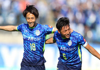 試合終盤、山田 拓巳(#6)にも得点が生まれた山形が3発快勝!勝点を27に伸ばし、首位に浮上した【明治安田J2 第13節 山形vs千葉】