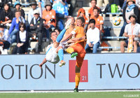 レアンドロ ダミアンが相手を背負いながらも体を倒し右足を振り抜く!強烈なシュートなネットに突き刺さり、川崎Fが4点目を奪う【明治安田J1 第11節 清水vs川崎F】