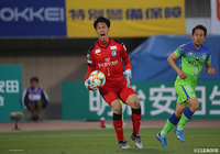 ファインセーブをみせるなど湘南に得点を許さなかった高木 駿(大分)【明治安田J1 第11節 湘南vs大分】