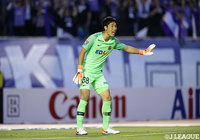 19歳の大迫 敬介（広島）はこの日もフル出場。最後の砦として後方からチームを支えた【明治安田Ｊ１ 第12節 広島vs鳥栖】