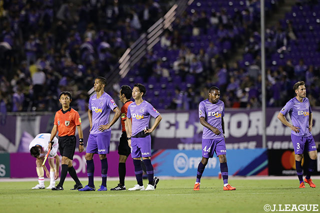 広島は、この日も1点が遠く敗戦。これで5連敗となり、長いトンネルから抜け出せないでいる【明治安田Ｊ１ 第12節 広島vs鳥栖】