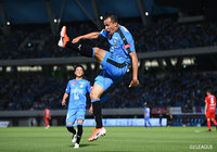 自身へのリターンパスを右足で叩き込み2試合連続ゴールを叩き込んだレアンドロ ダミアン(川崎F)が喜びを爆発させる【明治安田J1 第12節 川崎Fvs名古屋】