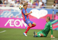 永井 謙佑（FC東京）が抜け出し決定的なチャンスを迎えるもク ソンユン（札幌）が好セーブで得点を許さない【明治安田Ｊ１ 第12節 FC東京vs札幌】