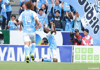 アダイウトンがGKと1対1を冷静に沈め、磐田が幸先良く先制に成功!【明治安田J1 第12節 磐田vs仙台】