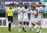 曽根田のスルーパスを横谷 繁がダイレクトで流し込み、アウェイの甲府が先制点をゲット【明治安田Ｊ２ 第14節 福岡vs甲府】