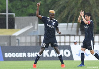 こぼれ球に反応したニウドが強烈なシュートを叩き込み、ホームの鹿児島が先制!【明治安田J2 第14節 鹿児島vs横浜FC】