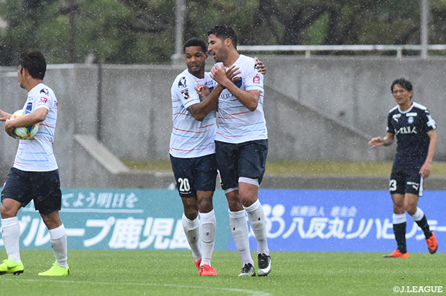 中山のクロスを送るとDFとの競り合いを制したイバが頭で合わせ、横浜FCが同点に追いつく！【明治安田Ｊ２ 第14節 鹿児島vs横浜FC】