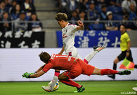 高木 俊幸（Ｃ大阪）が抜け出し決定的な場面を迎えるも東口 順昭（Ｇ大阪）の気迫のセーブでゴールを許さない【明治安田Ｊ１ 第12節 Ｇ大阪vsＣ大阪】