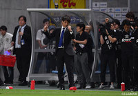 8戦ぶりの勝利に宮本監督が歓喜のガッツポーズ!【明治安田J1 第12節 G大阪vsC大阪】