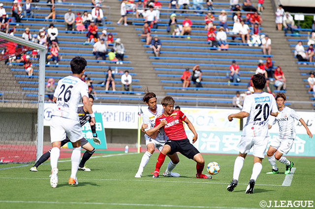 Ｊ２屈指の攻撃力を誇る金沢だが、長崎の守備網を崩すことはできず【明治安田Ｊ２ 第14節 金沢vs長崎】