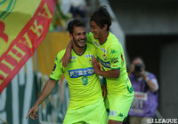 クレーベ(#9)は前後半に1点ずつ決めて、勝点3獲得に大きく貢献【明治安田J2 第14節 千葉vs岐阜】