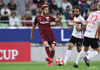 中盤で味方にポジショニングの修正を指示し、チームの核を成すセルジ サンペール（神戸）【ルヴァンカップ GS 第6節 神戸vs名古屋】