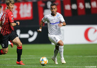 鋭いドリブルでチャンスを作るアデミウソン（Ｇ大阪）【明治安田Ｊ１ 第13節 札幌vsＧ大阪】