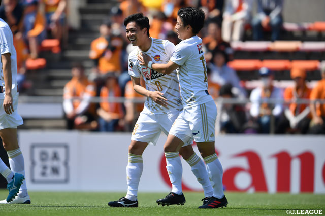 仙台がCKからサインプレーを選択。マークを外した松下 佳貴が冷静に沈め、開始2分で先制点をゲット【明治安田Ｊ１ 第13節 清水vs仙台】