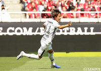 今季初先発の森島 司（広島）がこぼれ球に反応！右足のシュートを放ち、先制ゴールを挙げる！【明治安田Ｊ１ 第13節 浦和vs広島】