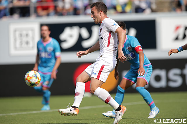 2試合連続ゴール中のセルジーニョ（鹿島）だったが、鳥栖の堅守を前に不発に終わった【明治安田Ｊ１ 第13節 鳥栖vs鹿島】