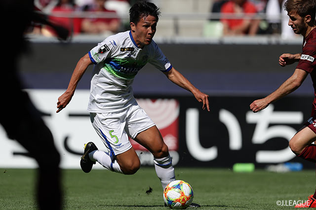 杉岡 大暉（湘南）はサイドでアップダウンを繰り返し、攻守で違いを見せた【明治安田Ｊ１ 第13節 神戸vs湘南】