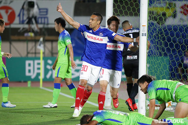 最終ラインの裏を取った味方のラストパスをエジガル ジュニオ（横浜FM/#30）が流し込み、2試合連続弾となる先制ゴールを獲得【明治安田Ｊ１ 第14節 湘南vs横浜FM】