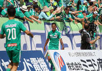 後半28分、セットプレーからアドリエル（鳥取）が待望の先制点を獲得！【明治安田Ｊ３ 第10節 鳥取vs讃岐】