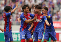 室屋の絶妙なクロスに橋本 拳人が頭で合わせ、FC東京が先制点を奪う【明治安田Ｊ１ 第14節 FC東京vs大分】