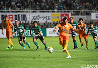 ドウグラスの3試合連続ゴールで清水が同点に追いつく!【明治安田J1 第14節 松本vs清水】