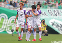 福岡 慎平（京都/#31）が狙い澄ましたミドルシュートをゴール右に流し込み、追加点を奪う！【明治安田Ｊ２ 第16節 東京Ｖvs京都】