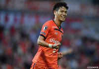 落としを受けた河面 旺成がミドルレンジから強烈なシュートを突き刺す！大宮がスーパーゴールで勝ち越しに成功する【明治安田Ｊ２ 第17節 大宮vs京都】