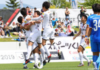 宮市 剛がドリブルでうまく相手をかわしシュートを放つ！これが決まり岩手が先制に成功！【明治安田Ｊ３ 第11節 岩手vs沼津】