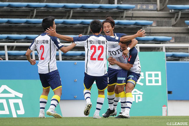 ペナルティエリア左でボールを受けた池元 友樹が豪快に左足を振り抜き、アウェイの北九州が待望の先制点を獲得【明治安田Ｊ３ 第11節 YS横浜vs北九州】