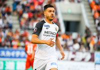 クリスティアーノがドリブルでDF、GKをかわし、無人のゴールに流し込む!柏が同点に追いつく!【明治安田J2 第17節 愛媛vs柏】